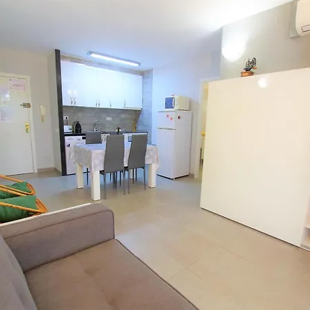 V&v Lloret- Blanc Precioso Con Piscina Comunitaria Y Aire Acondicionado Apartamento