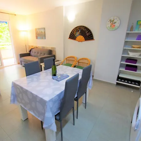 Apartament V&v Lloret- Blanc Precioso Con Piscina Comunitaria Y Aire Acondicionado Lloret de Mar